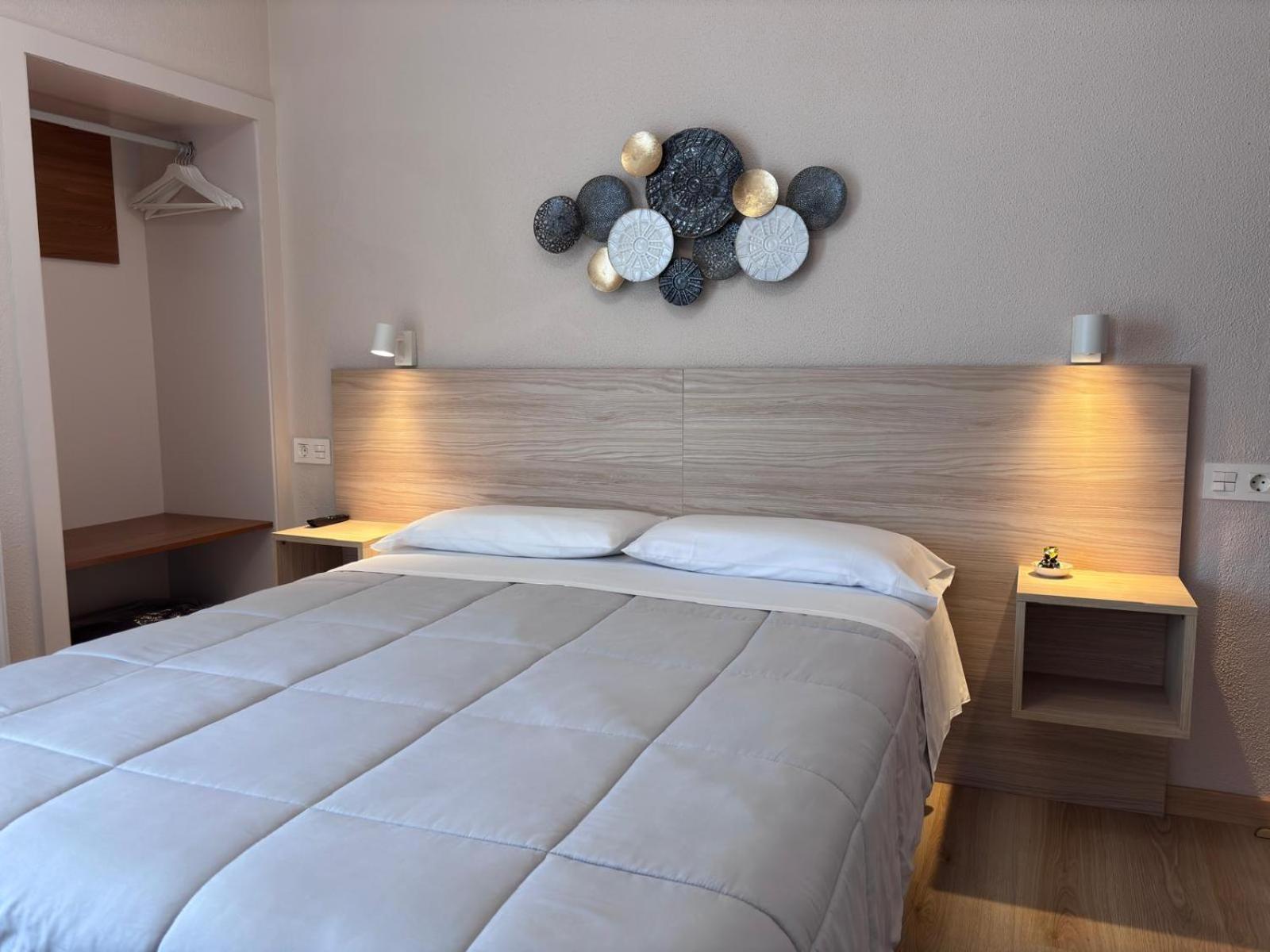 Hotel Ros Mary รีบาเดโอ ภายนอก รูปภาพ