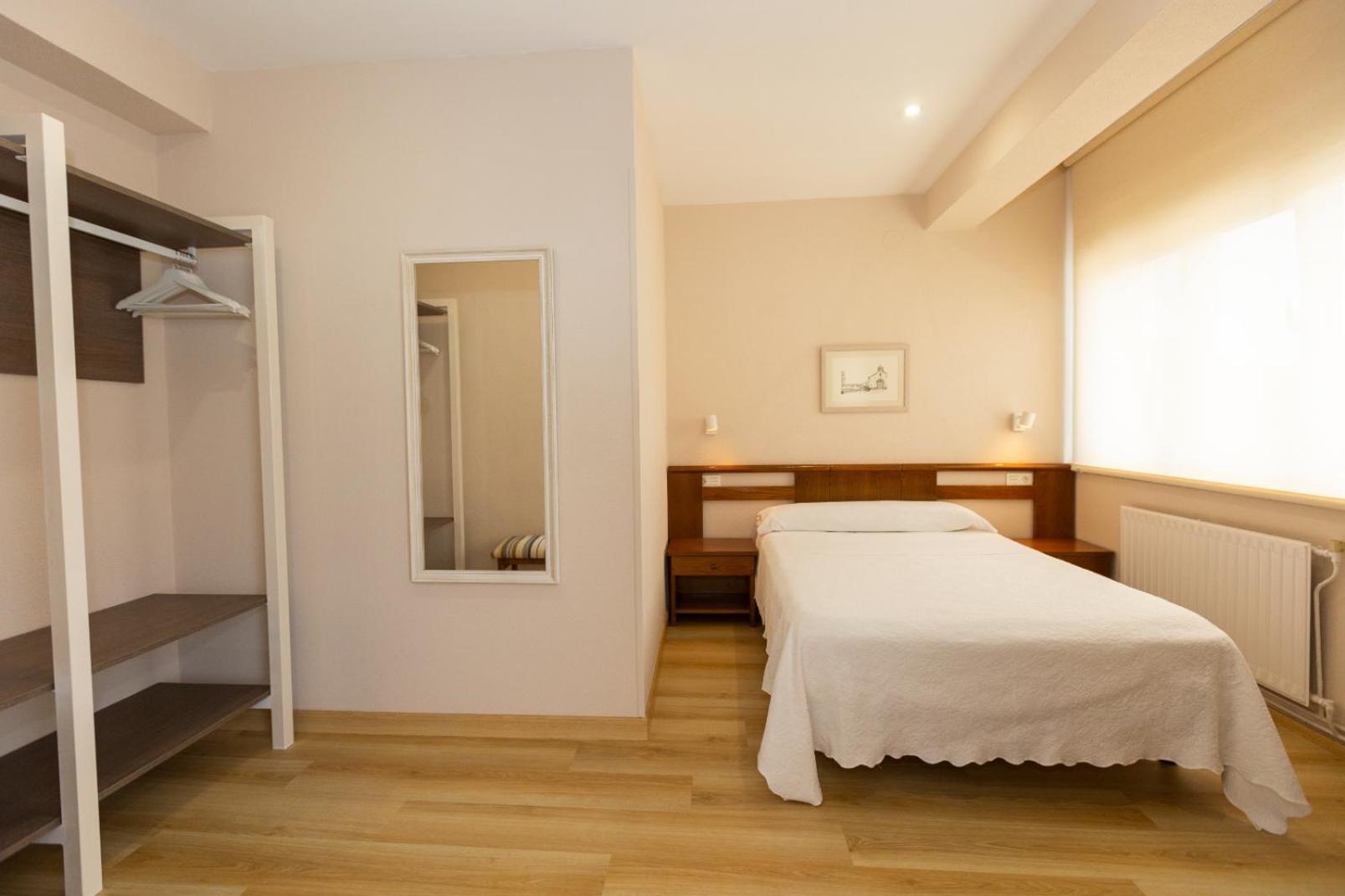 Hotel Ros Mary รีบาเดโอ ภายนอก รูปภาพ